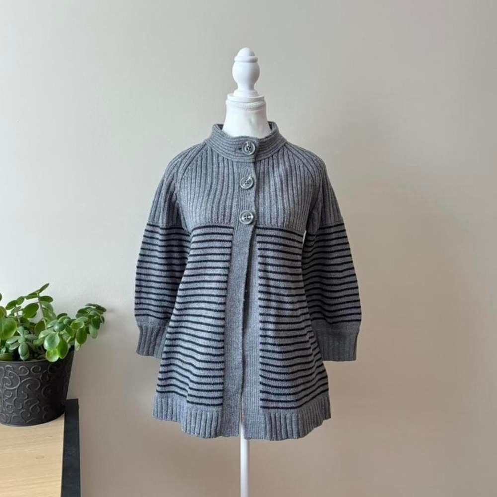 VINTAGE CARDIGAN SWEATER